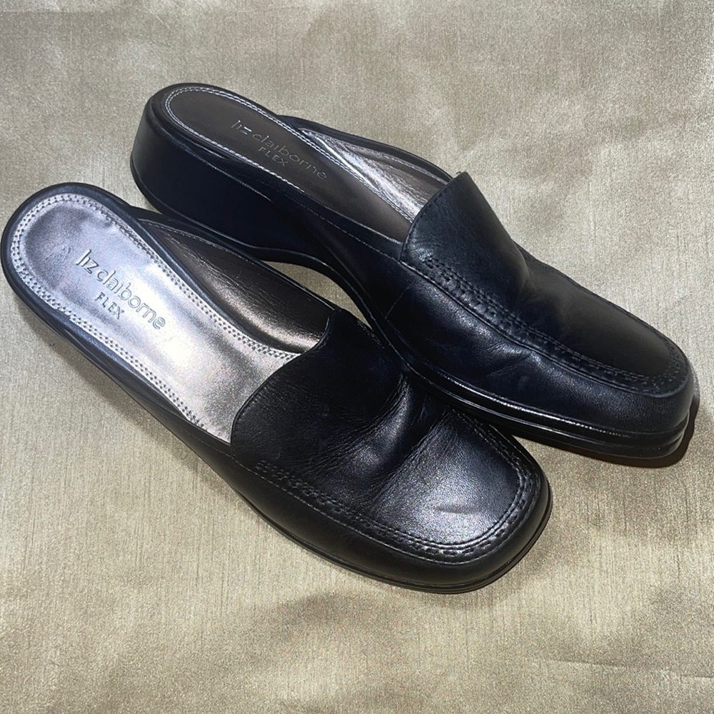 Liz Claiborne Flex “Trisket” Leather Mules Slide, Slip On  Flat Shoes Size 6.5
